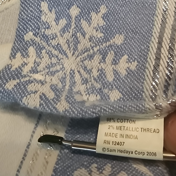 COTTON SNOWFLAKE PATTERN OBLONG TABLECLOTH BLUE WHITE SILVER - Picture 3 of 10